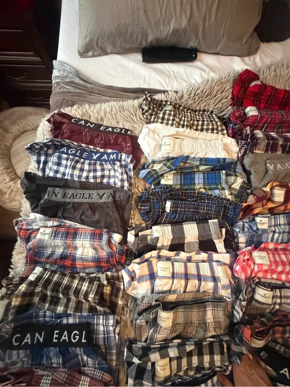 American Eagle Outfitters selling off